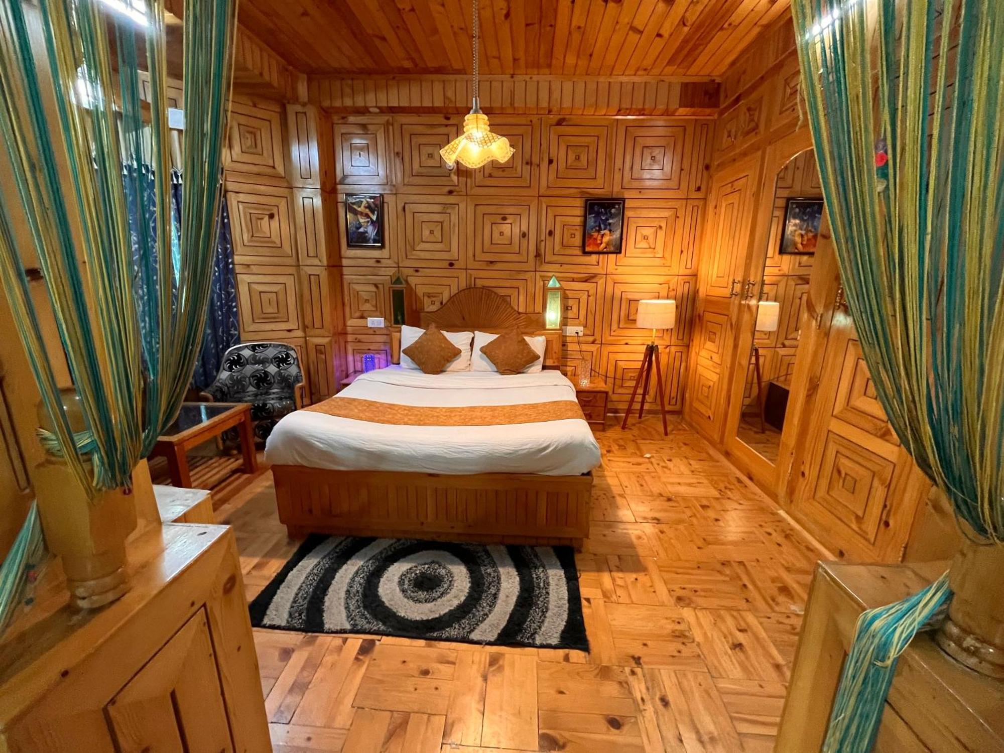 Woods Villa Cottage, Manali Eksteriør bilde