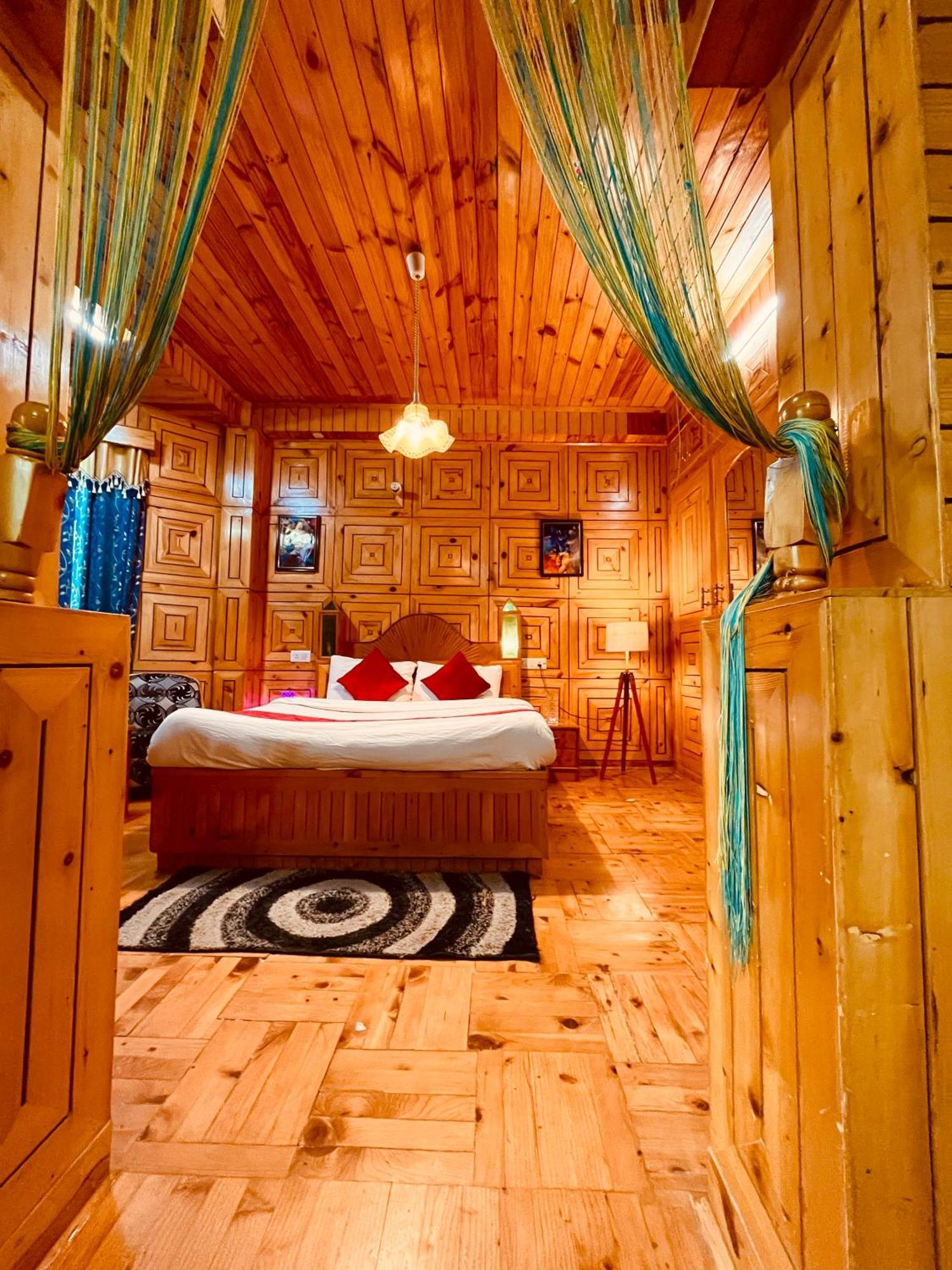 Woods Villa Cottage, Manali Eksteriør bilde